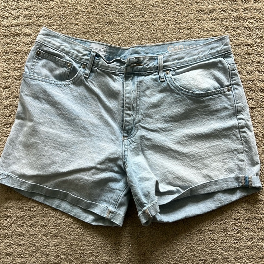 Light wash jean short
